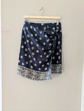 Vintage Amanda Smith Navy Blue Floral Silk Wrap Skirt Size Medium